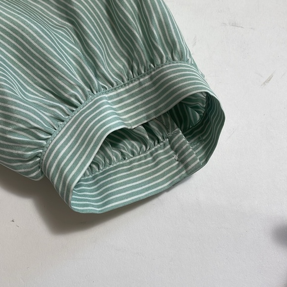 LAFAYETTE 148 silk pin striped blouse! - Picture 3 of 7